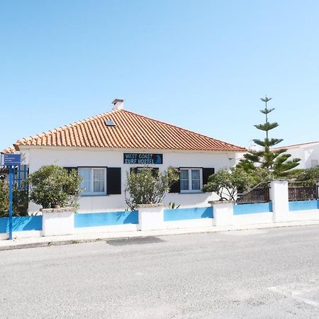 West Coast Surf Hostel アレイア・ブランカ エクステリア 写真