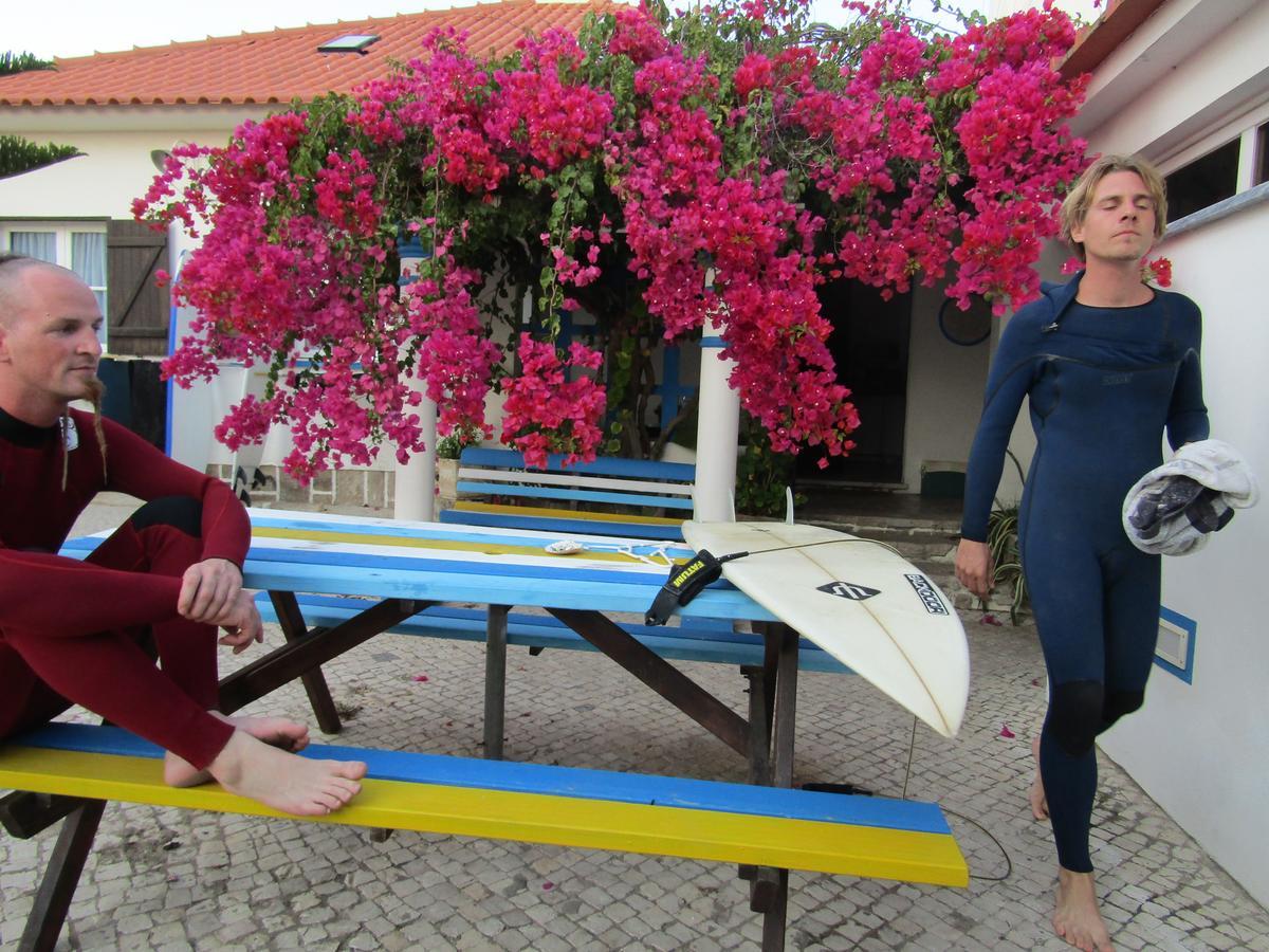 West Coast Surf Hostel アレイア・ブランカ エクステリア 写真