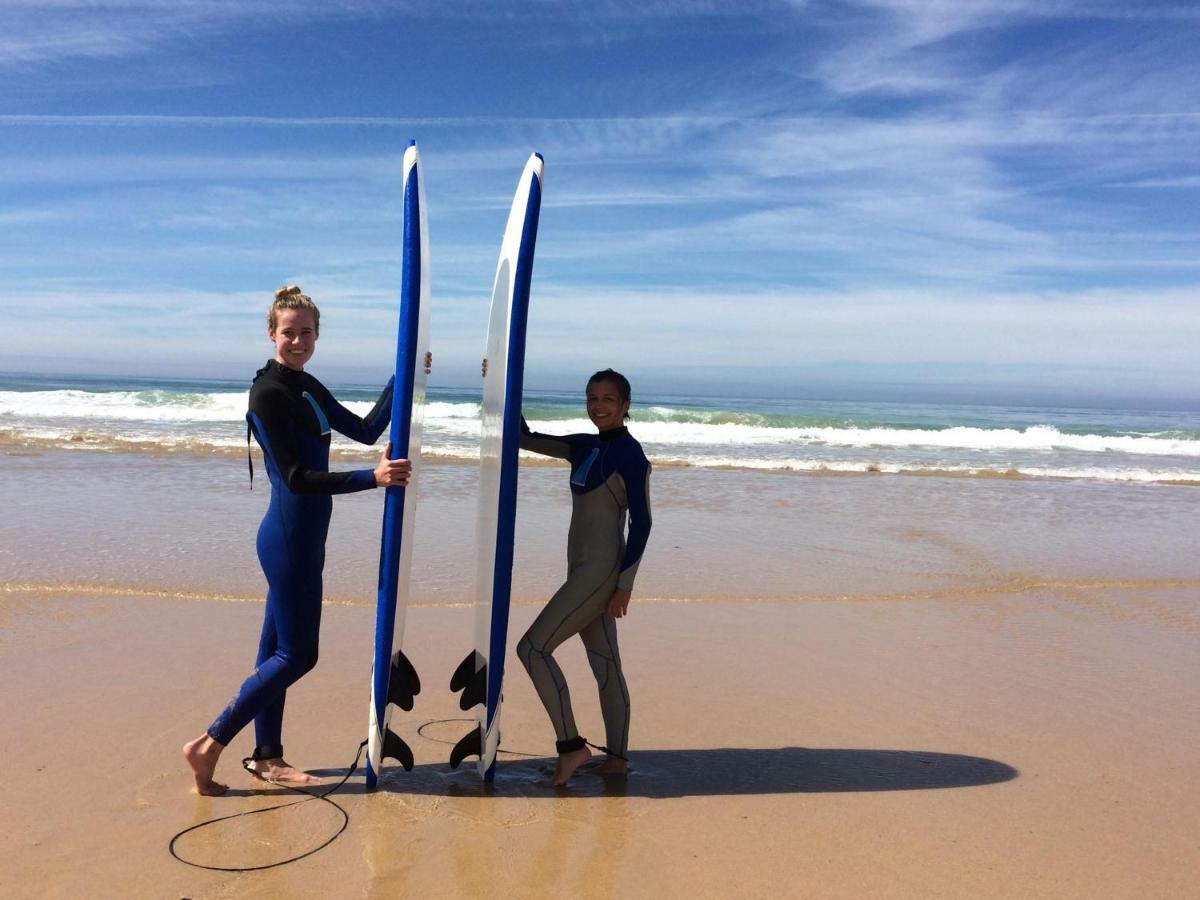 West Coast Surf Hostel アレイア・ブランカ エクステリア 写真